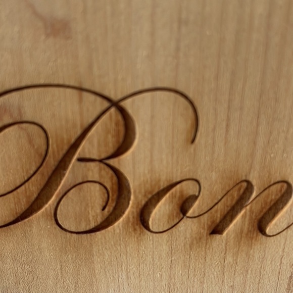 ✨NWOT bon appetite engraved wooden cutting board - Picture 7 of 10